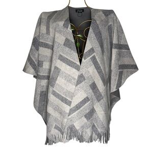 NWOT EStudio woman's fleece cape / shawl Blanket OS
